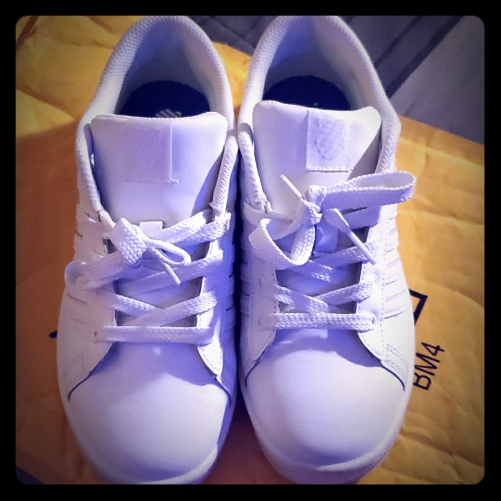 SOLD!!!! Kid's k•swiss shoe's